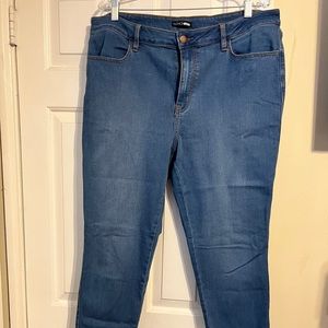 High waisted skinny jeans.